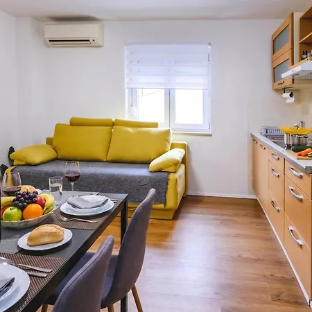 Apartment Ota Residence In Koper Old Town *