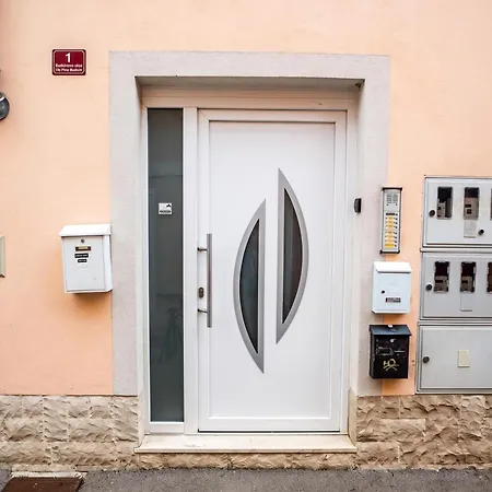 Apartment Ota Residence In Koper Old Town *